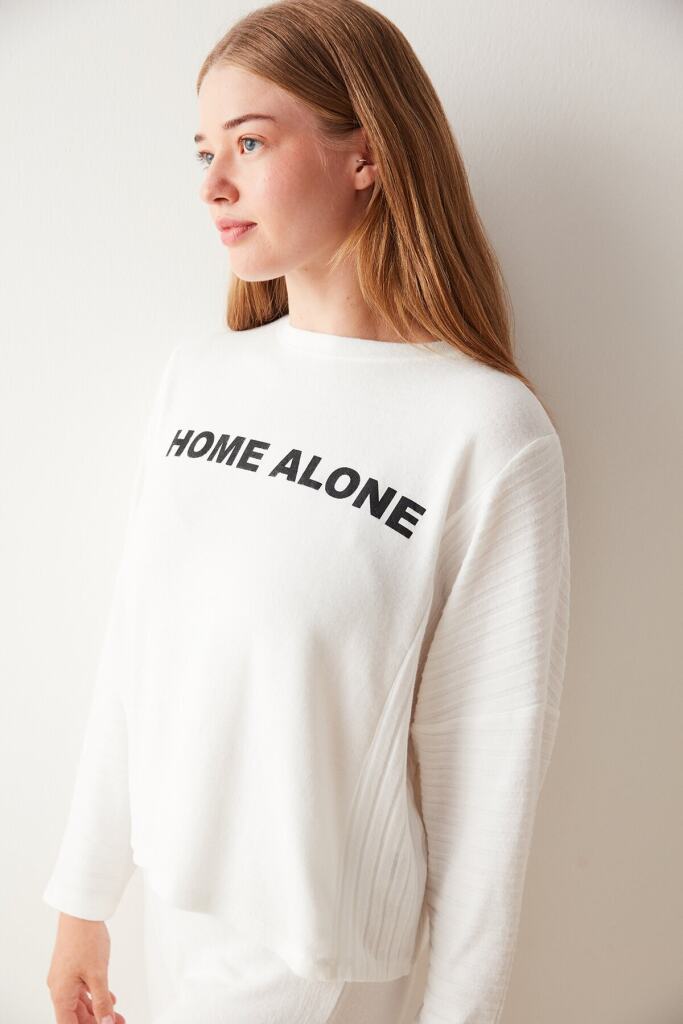 Beyaz Home Alone Termal Pantolon Pijama Takımı